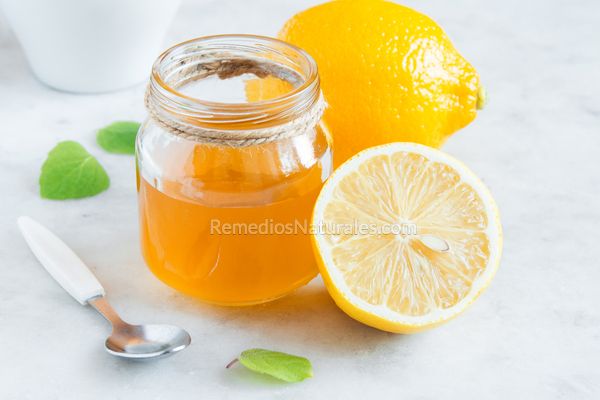 Remedios caseros para la amigdalitis: limón y miel